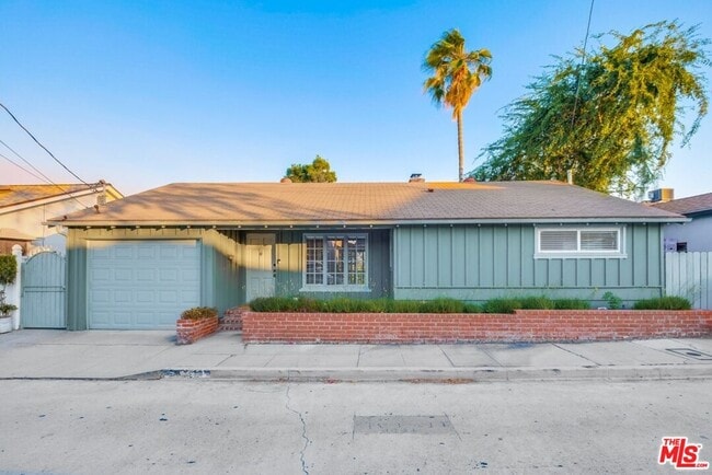 Building Photo - 1328 Linda Rosa Ave