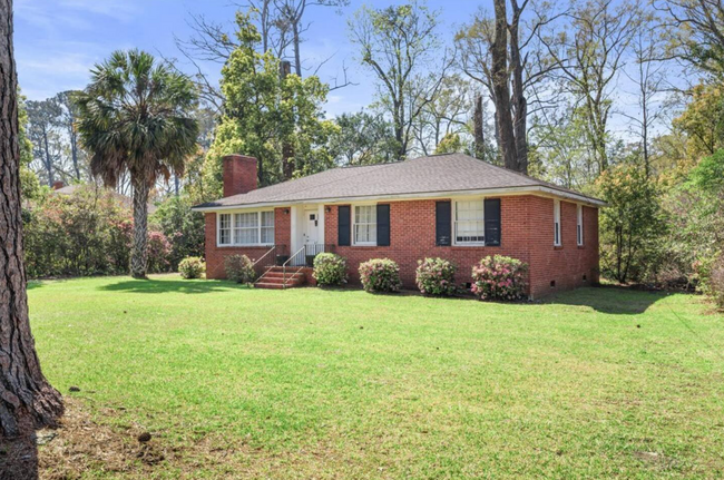 Building Photo - Spacious 3-Bedroom, 1-Bathroom Home in Sav...