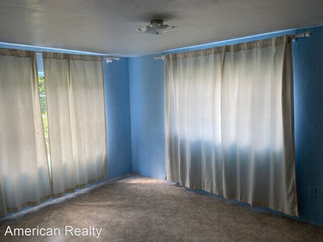 Building Photo - 3 br, 2.5 bath House - 101 Bramm Road