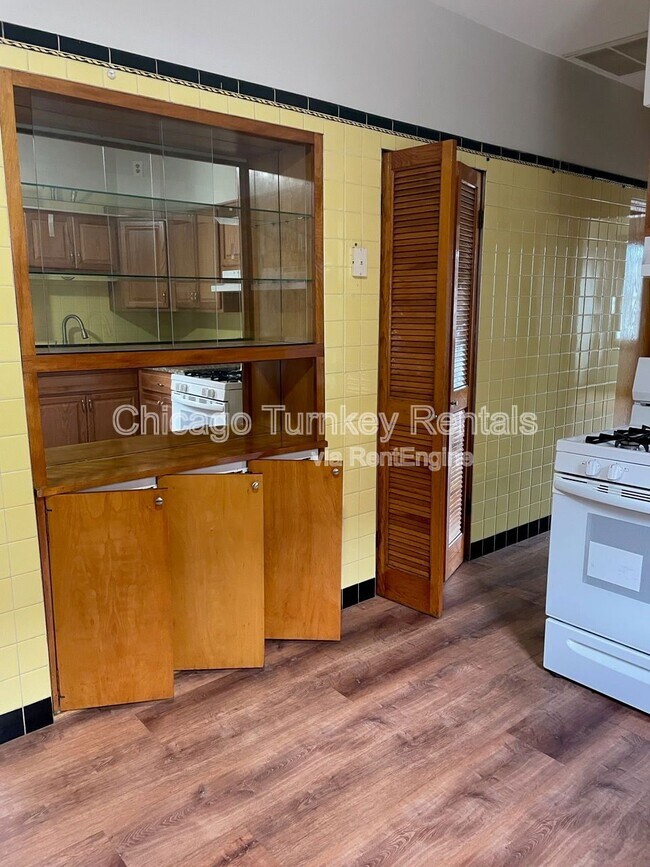 Foto del edificio - 1243 W 31st St