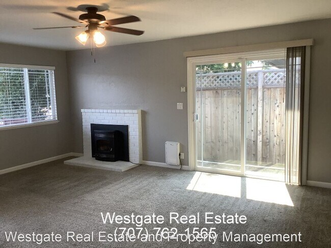 Foto del edificio - 3 br, 2 bath House - 7549 Adrian Drive