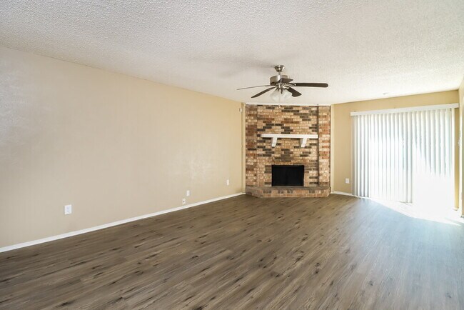 Building Photo - 7962 Southbrook Cir