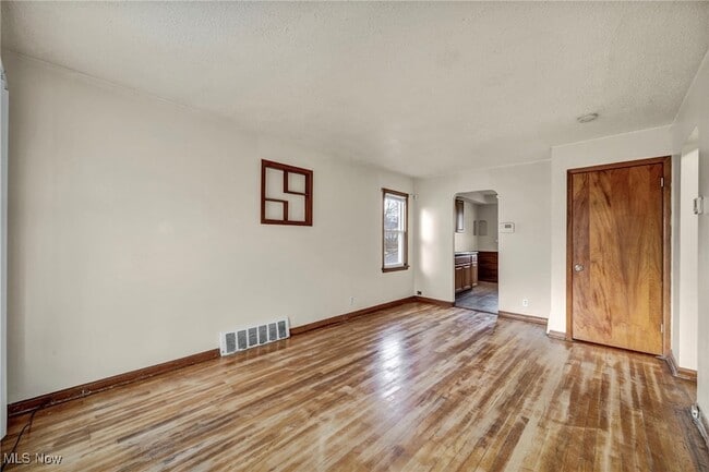 Foto del edificio - 10213 Dove Ave