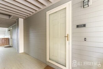 Building Photo - 2109 Ravens Crest Dr