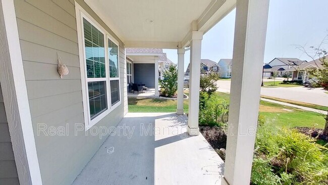 Building Photo - 1608 Hinckley Ave