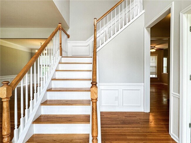 Building Photo - 705 Redrift Ct