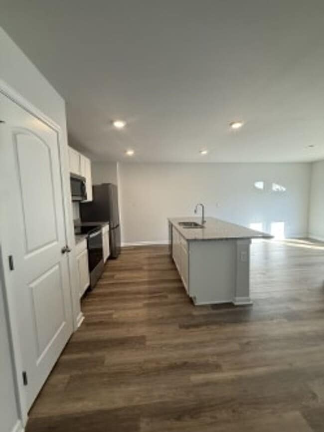 Building Photo - 1510 Heritage Cir SE