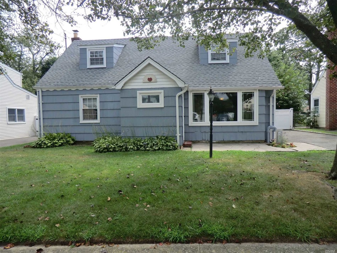 Primary Photo - 81 Horton Ave