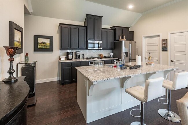 Building Photo - 913 Parkside Dr