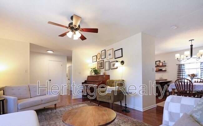 Foto del edificio - 9608 Clearwater Dr