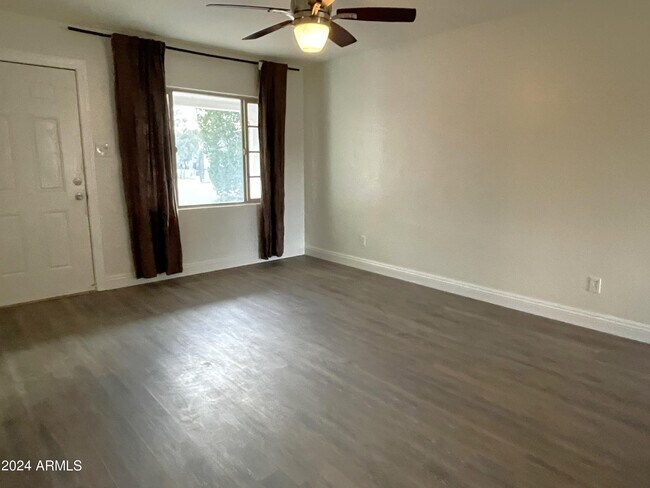 Building Photo - 7602 E Catalina Dr
