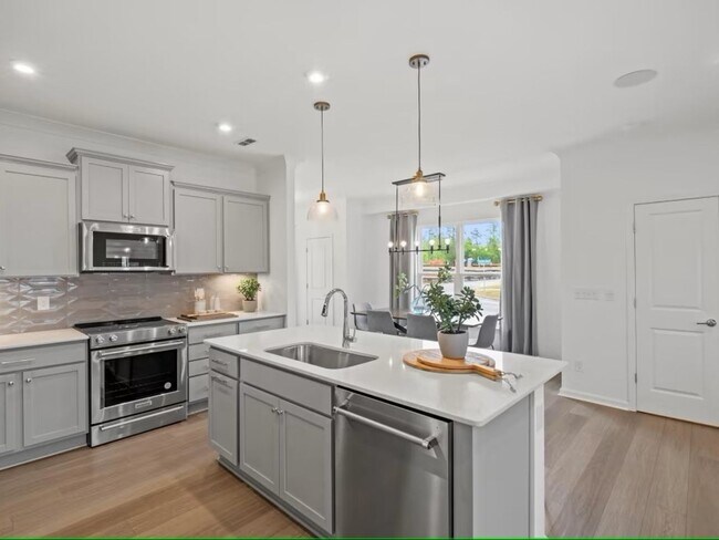 Building Photo - 3 Bedroom Townhome in Concord- Brand New