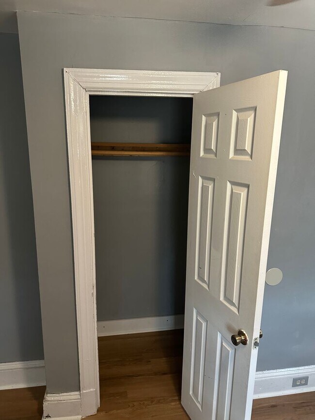 Building Photo - 3 bed house in Henrico! Hvac, laundry, new...