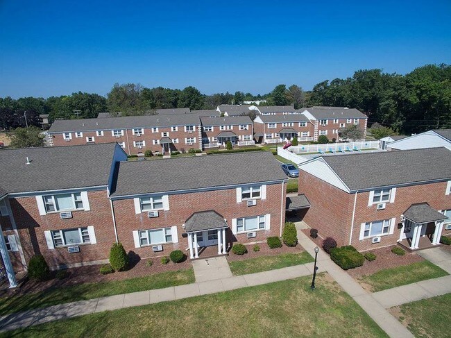 Building Photo - 177 Salmon Brook Drive