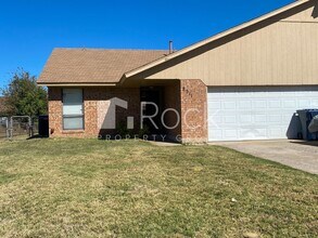 Building Photo - 8309 NW 7th St