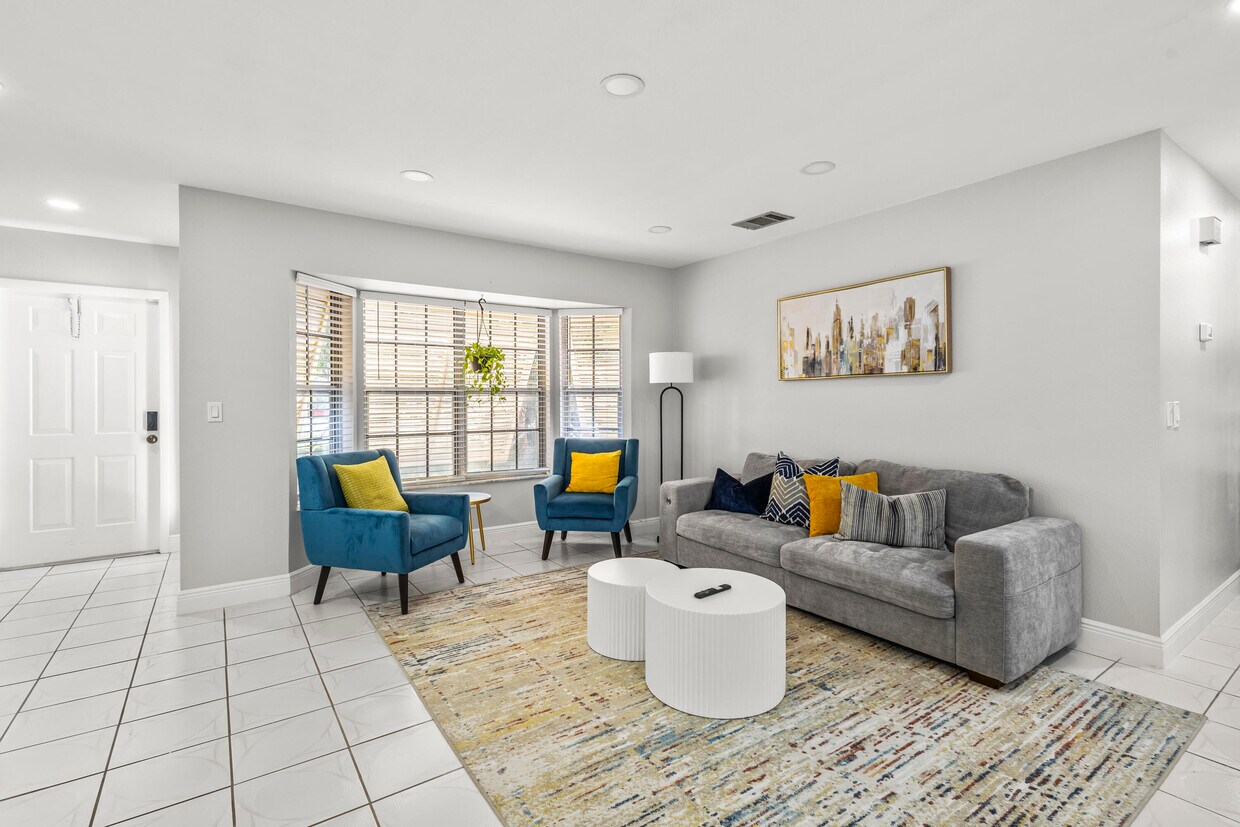 Foto principal - 750 24th St SW