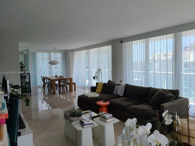 Foto del edificio - 16500 Collins Ave