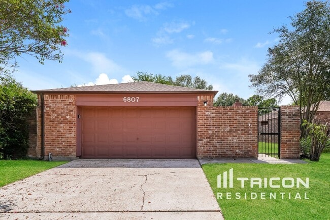 Building Photo - 6807 Enns Ln