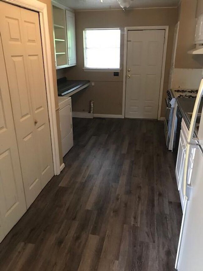 Foto del edificio - 310-314 Lindsey