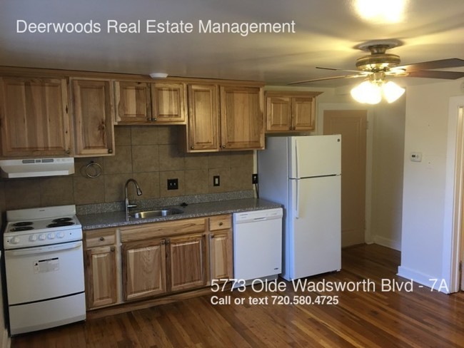 Foto del edificio - 5773 Olde Wadsworth Blvd