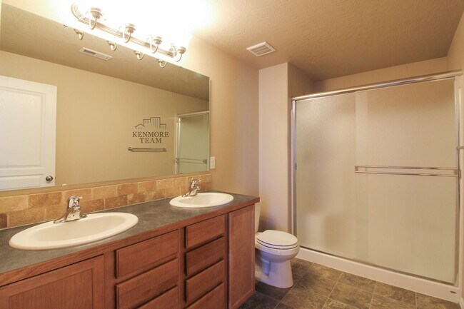 Foto del edificio - 6101 Turf Paradise Dr