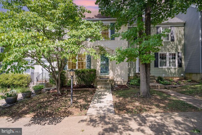 Foto del edificio - 6580 Lochleigh Ct
