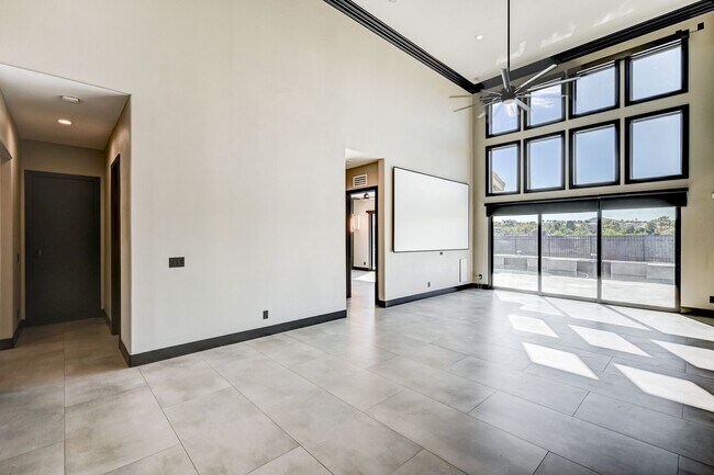 Foto del edificio - DREAMY 4BEDROOM HOME WITH POOL & BEAUTIFUL...