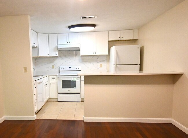 Building Photo - 350 Neponset St