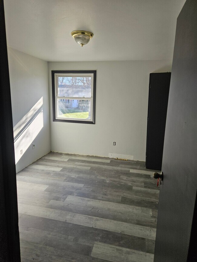 Foto del edificio - 1403 Beech Tree Dr