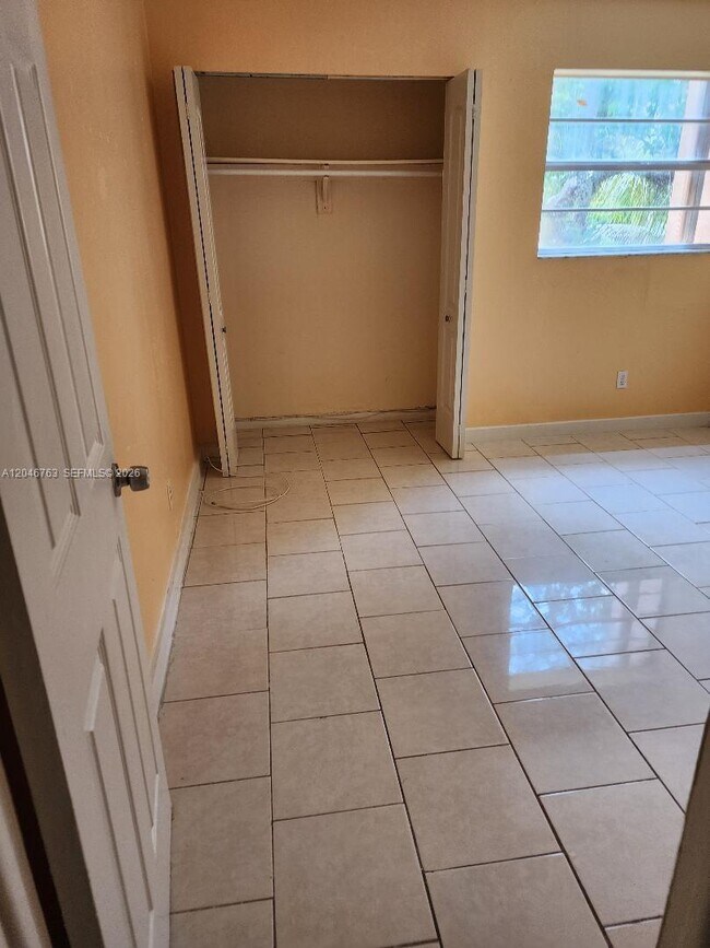 Foto del edificio - 4147 NW 19th St
