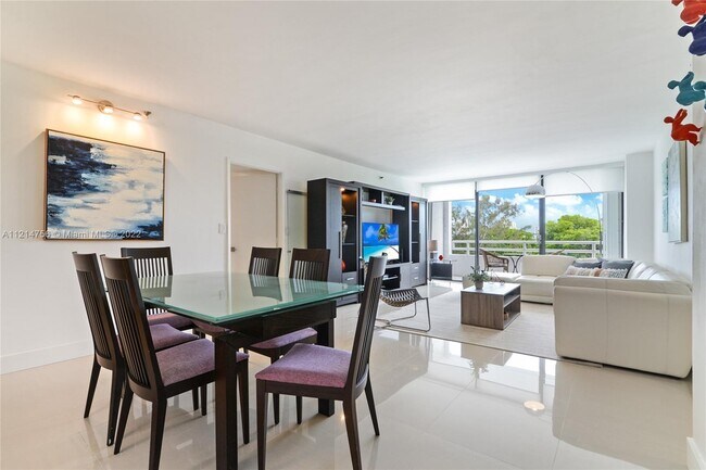 Foto del edificio - 20355 NE 34th Ct