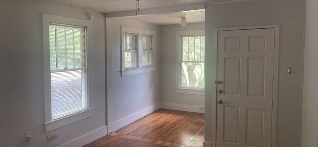 Foto del edificio - 1329 Laurel Street
