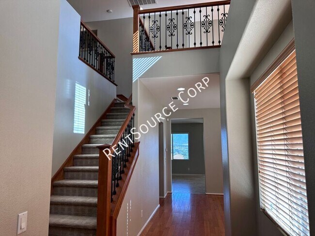 Foto del edificio - 28479 Falcon Crest Dr