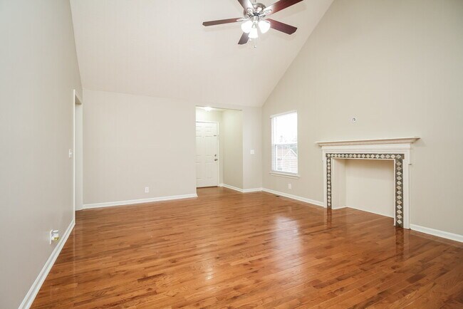 Foto del edificio - 3105 Roundwood Forest Ln