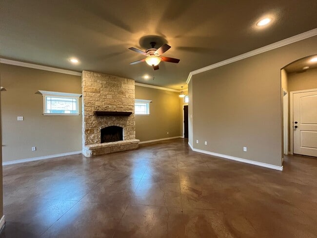 Building Photo - 4 Bedroom Single Family Home:  Available Now!