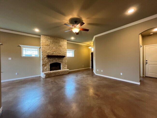 Foto del edificio - 4 Bedroom Single Family Home:  Available Now!