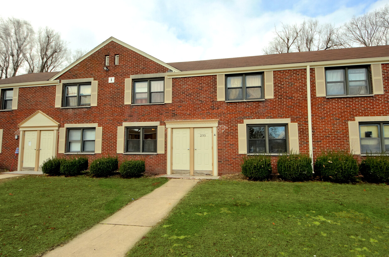 Primary Photo - Hamilton Garden Apartments