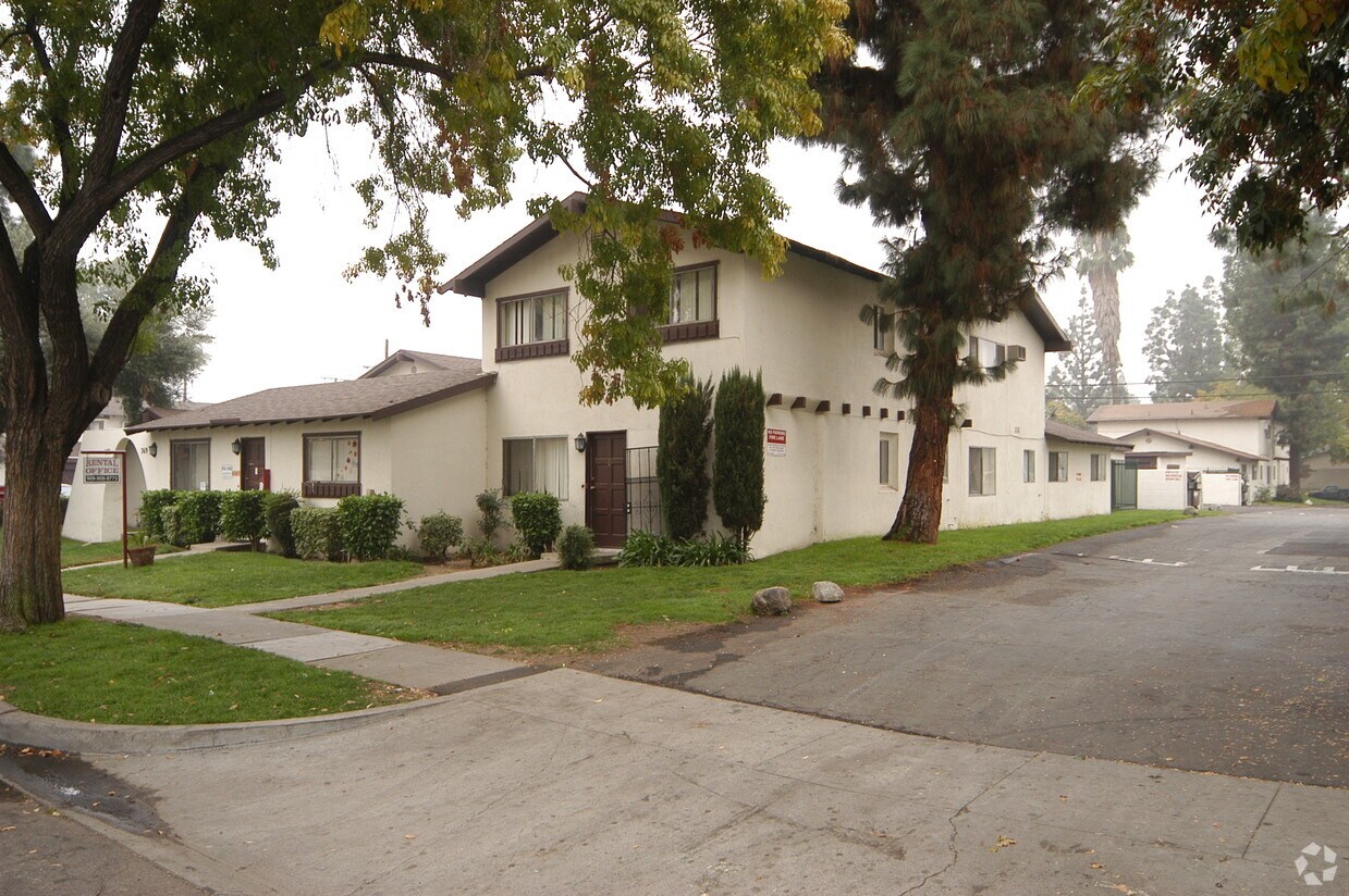 Building Photo - 391-395 Stillman Ave