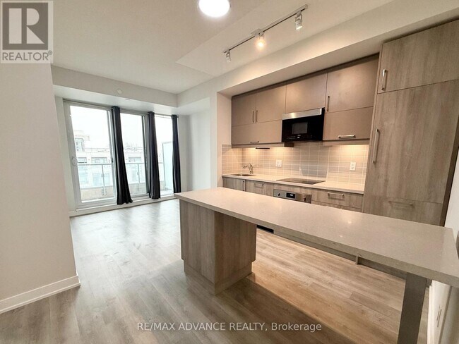 Photo du bâtiment - 8119 Birchmount Rd