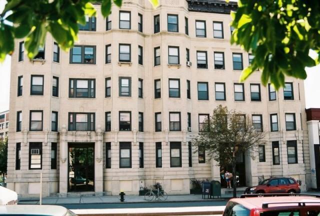 Foto del edificio - 833 Beacon St