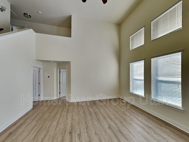 Building Photo - 708 S 80 E