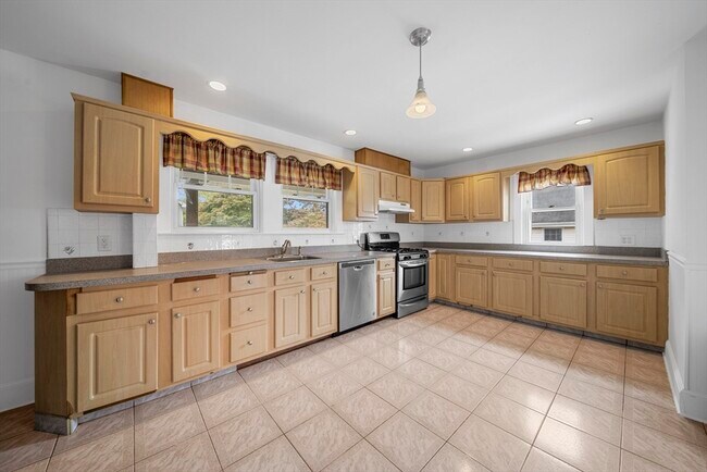 Foto del edificio - 180 Faneuil St