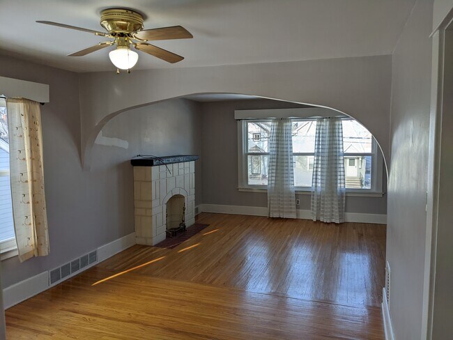 Living/Dining Room - 174 Ramsdell Ave