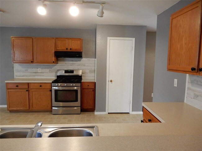 Building Photo - 20119 Baron Brook Dr