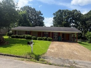 Building Photo - 1013 Terry Rd