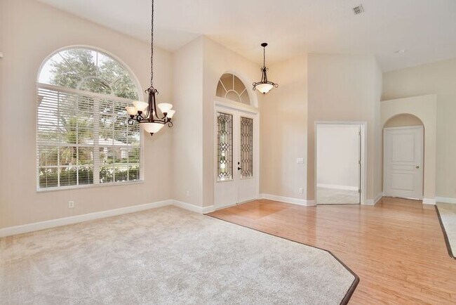 Building Photo - Stunning 4/3 Pool Home with a Bonus Room a...