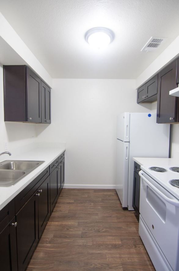 Casa Mia Apartments 346 Pleasant Way San Marcos, CA Apartments for