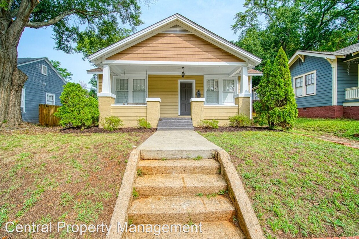 Primary Photo - 3 br, 1 bath House - 240 Carlisle St