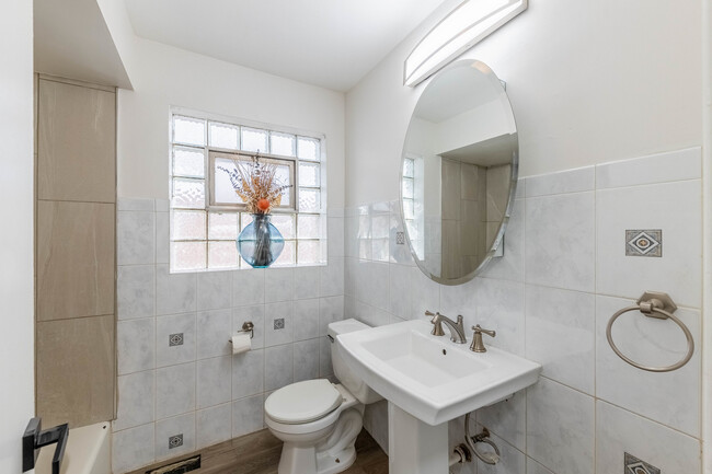 Building Photo - 5222 S Normandy Ave