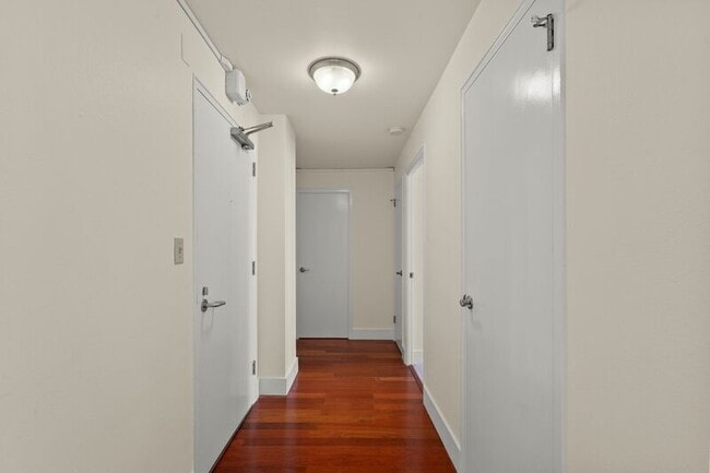 Building Photo - 1105 Spring St